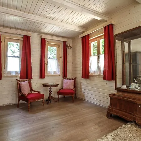 Nomad & Glamping 3*