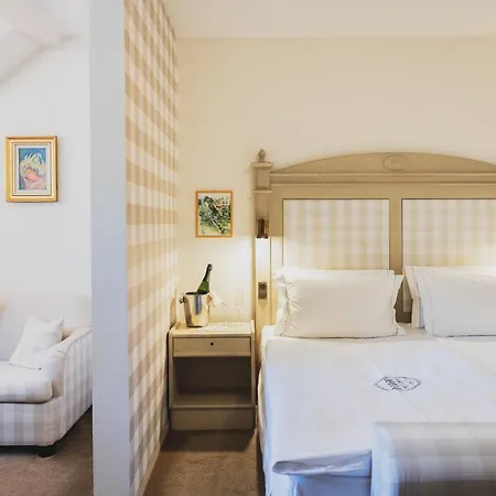Nomad & Glamping 3*