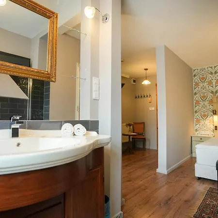 Nomad & Glamping Hotel