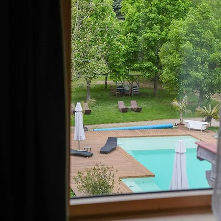 Ξενοδοχείο Nomad & Glamping 3*