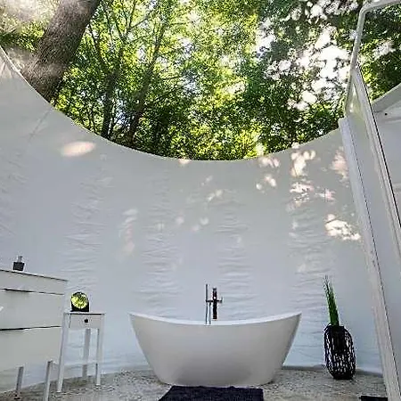 Nomad & Glamping Hotel 3*