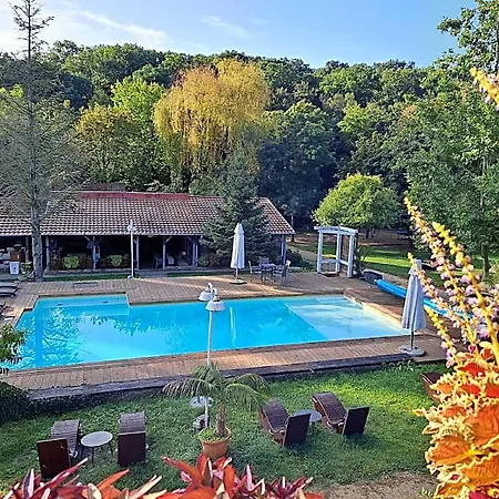 Nomad & Glamping Hotel