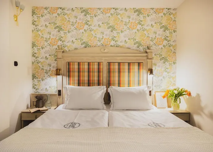 Nomad & Glamping Hotel