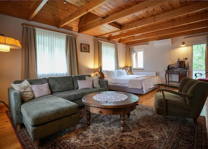 Nomad & Glamping Hotel