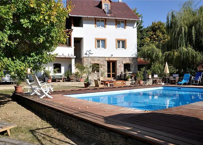 Nomad & Glamping Hotel 3*